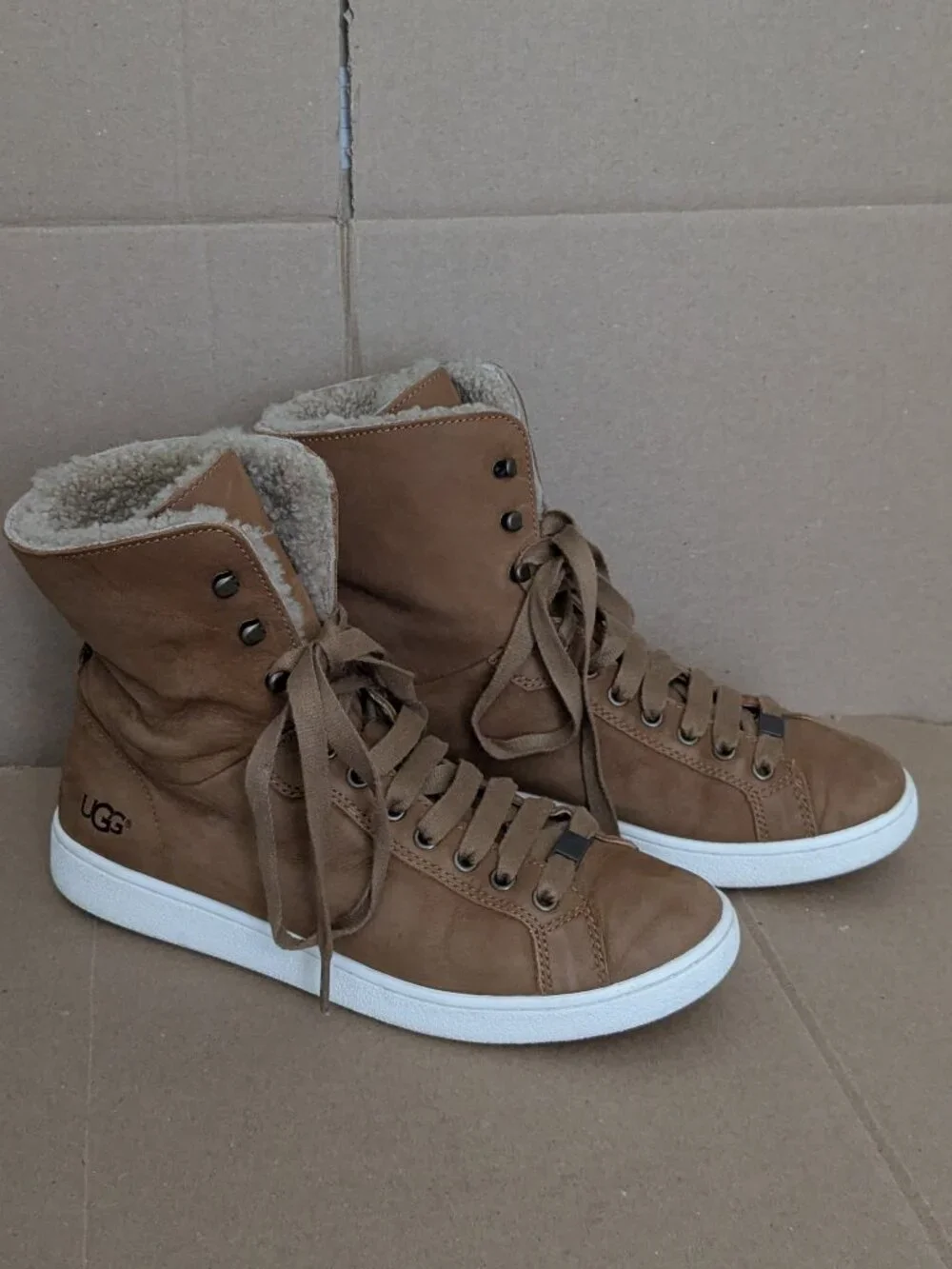 UGG STARLYN FAWN SHEEPSKIN SNEAKER HIGH TOP ANKLE BOOTS SIZE 10 BROWN